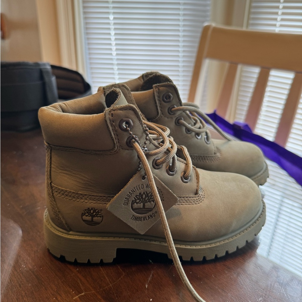 Timberland 6" Premium "Dark Green Nubuck"